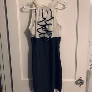 White and Gray Ruffle Front Dress Size 9 Iz Byer
